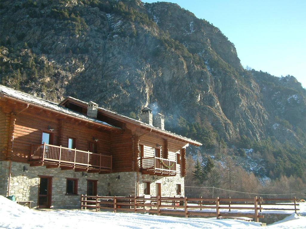 Agriturismo Les Hiboux Brusson Exterior foto